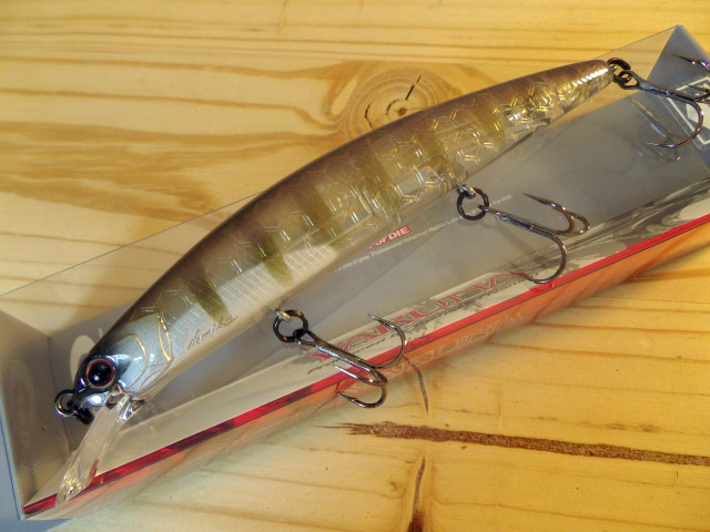 オーエスピー ヴァルナ110F(O.S.P VARUNA 110-F) 【シーバス