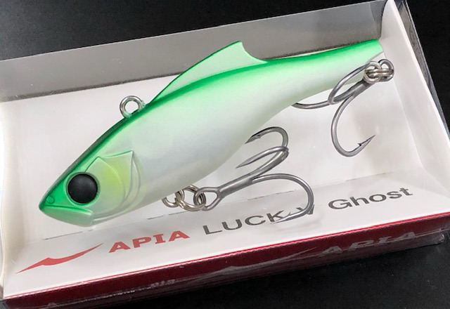 アピア ラックブイ ゴースト (APIA Luck-V Ghost) 【シーバスルアー専門店 キングフィッシャー】